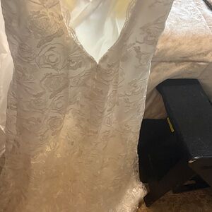 Elegant White Lace Wedding Dress